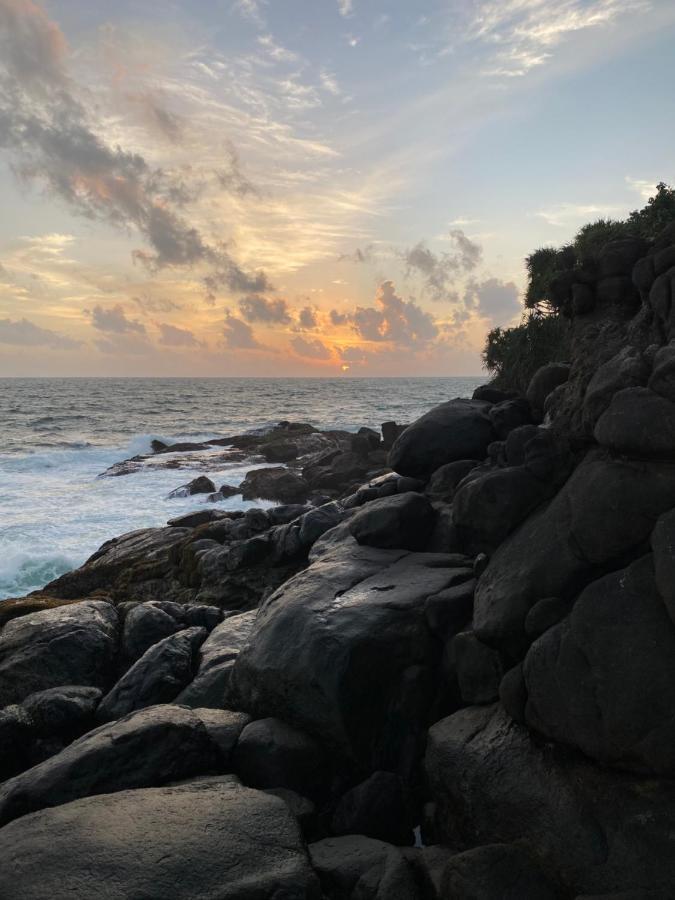 Una Beach Hotel & Olu Cafe Unawatuna Bagian luar foto